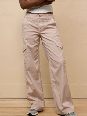 American Eagle Mid Rise Baggy Wide Leg Light Pink Cargo Pants Size 12